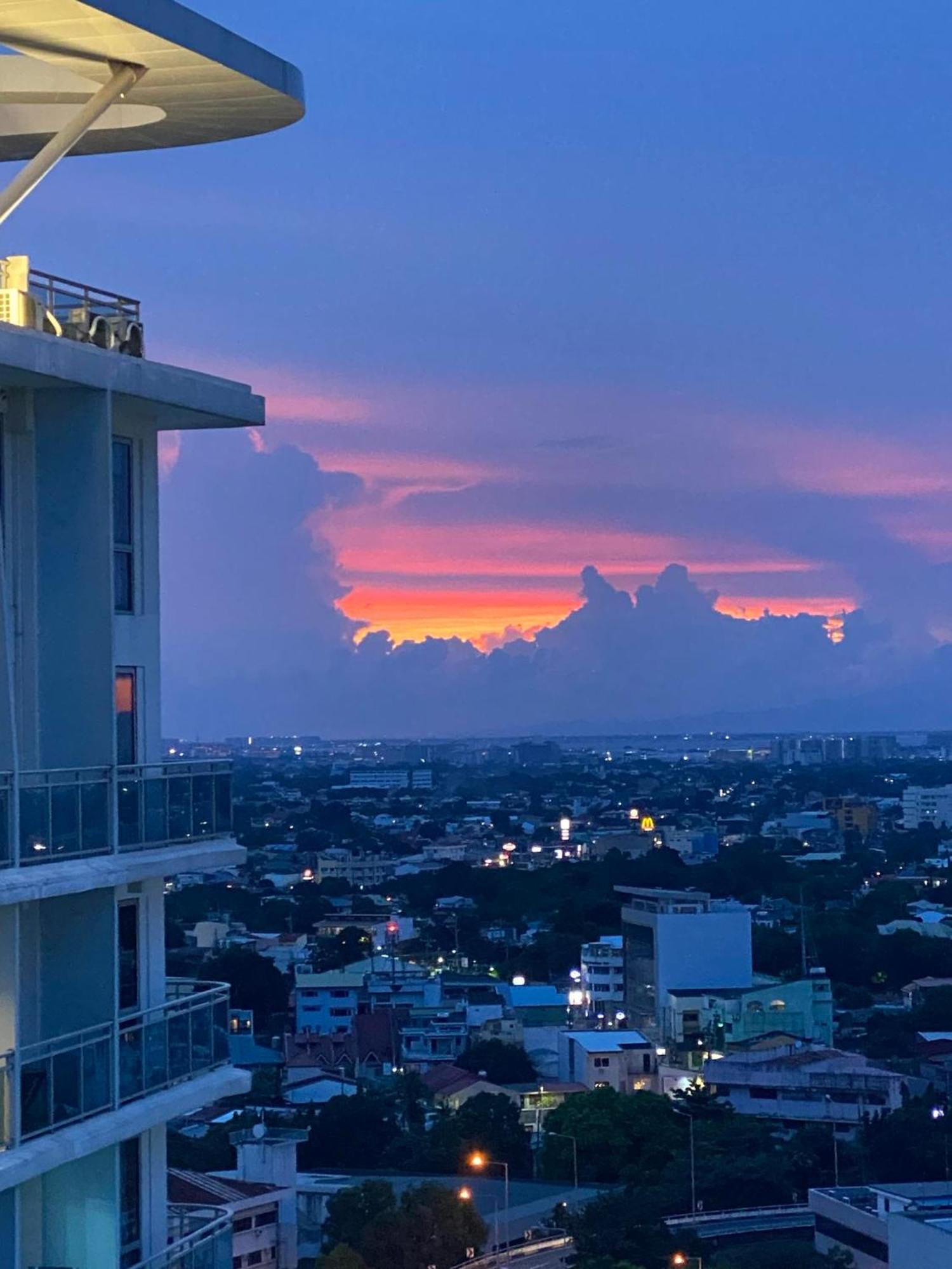The Bahamas & Maldives At Azure Residences Paranaque 15 Mins Airport T3 Manila