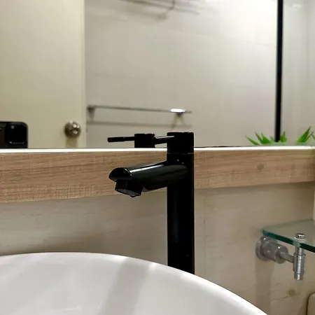 The Bahamas & Maldives Suites At Azure Residences Paranaque 15 Mins Manila Airport T3 Exterior photo