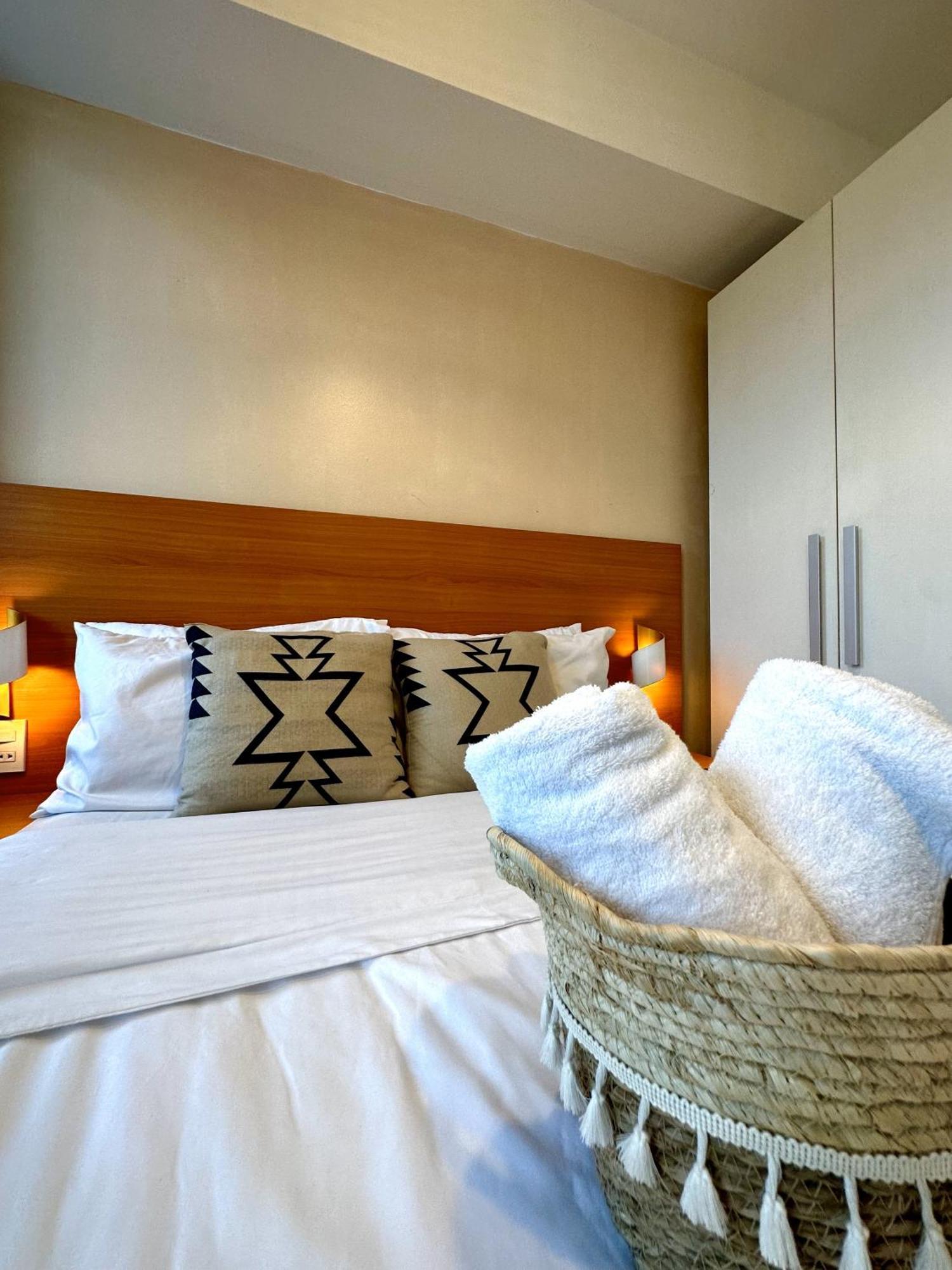 Apartment The Bahamas & Maldives At Azure Residences Paranaque 15 Mins Airport T3 *