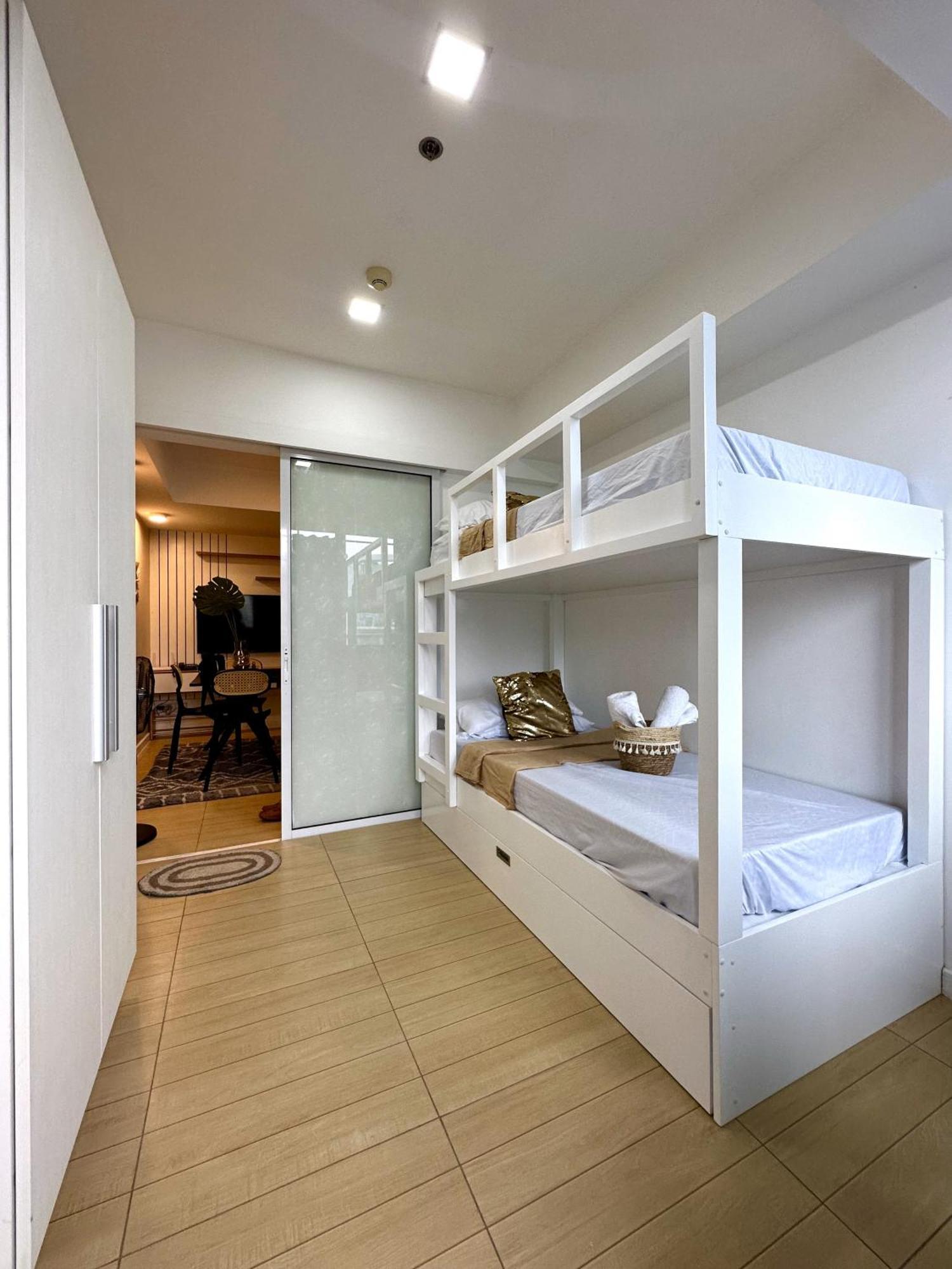 The Bahamas & Maldives At Azure Residences Paranaque 15 Mins Airport T3 *